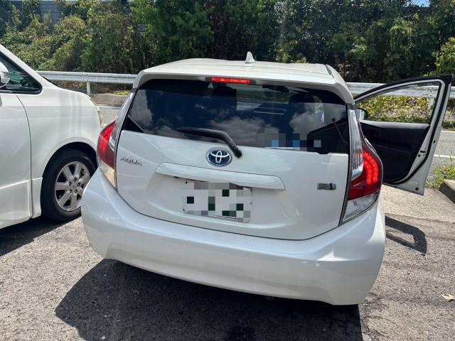 トヨタ　アクア　バッグランプ ライセンスランプ 交換　NHP10　岡山市東区