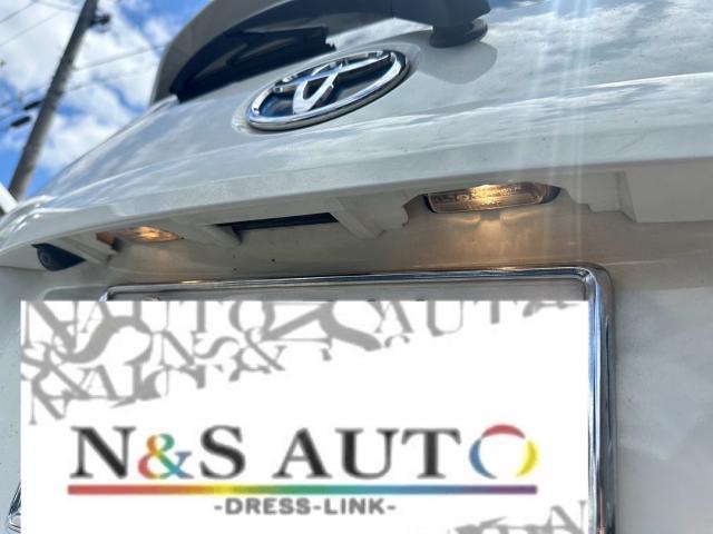 トヨタ　アクア　バッグランプ ライセンスランプ 交換　NHP10　岡山市東区