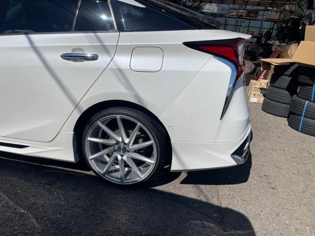 トヨタ　50系プリウス 　19inホイール交換　ZVW51　岡山市東区