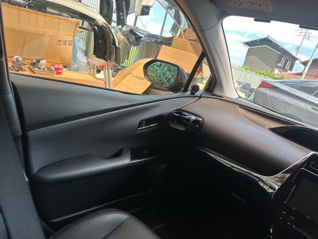 トヨタ 50系プリウス  アンビエントライト取付 ZVW51　岡山市東区