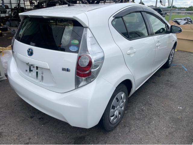 トヨタ　アクア　リアバンパー交換　NHP10　岡山市東区