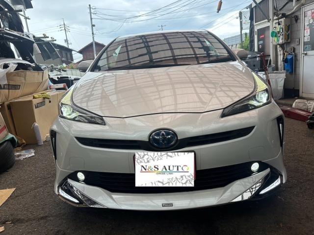 トヨタ　50系プリウス　納車前点検　タイヤ交換　ツーリングアクセサリーライト　ZVW51　岡山市東区