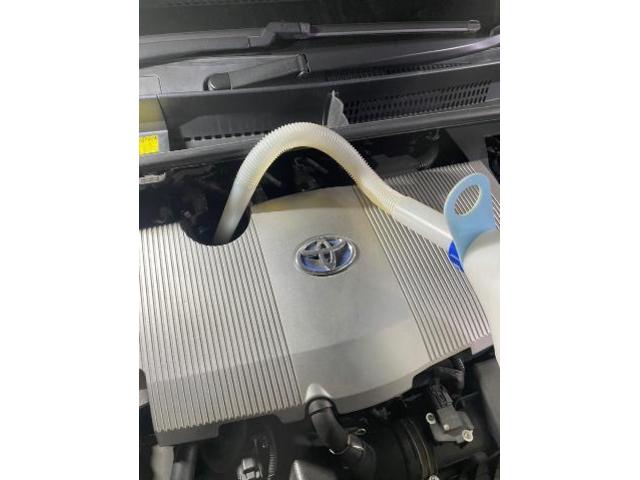 トヨタ　50系プリウス　納車前点検　補機バッテリー交換　ZVW51　岡山市東区