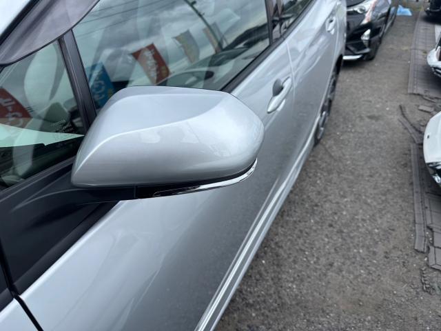 トヨタ　50系プリウス 　助手席ドアミラーカバー交換　ZVW55　岡山市東区