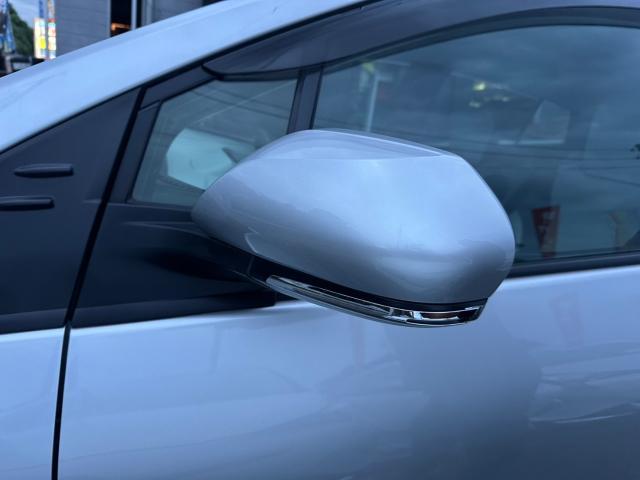 トヨタ　50系プリウス 　助手席ドアミラーカバー交換　ZVW55　岡山市東区