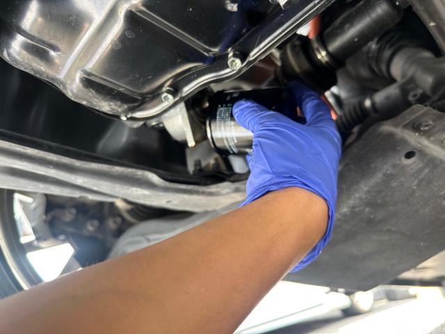 トヨタ　50系プリウス 　オイル、エレメント、フロントバンパーサポート、アヴェストウィンカーミラー 交換　ZVW51　岡山市東区