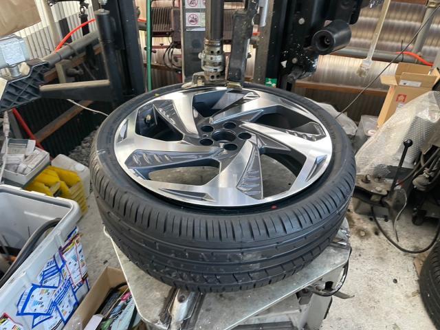 トヨタ　50系プリウス 　15inホイール→18inホイール　交換　ZVW51　岡山市東区