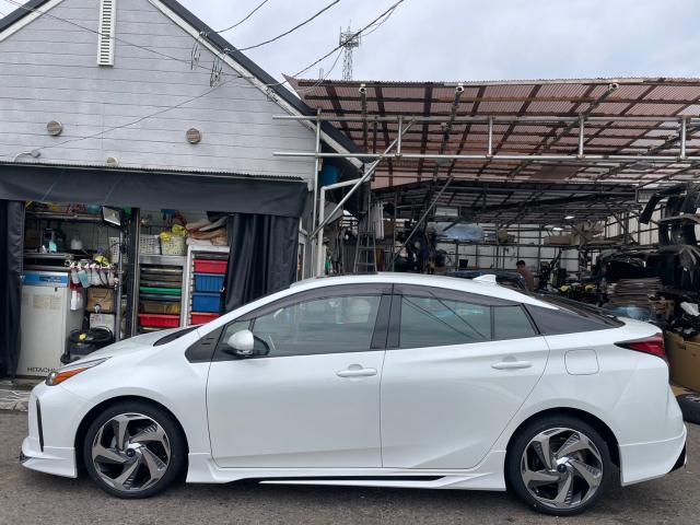 トヨタ　50系プリウス 　15inホイール→18inホイール　交換　ZVW51　岡山市東区