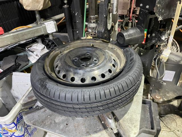 ダイハツ　ムーヴキャンバス　タイヤ交換　LA800S　岡山市東区