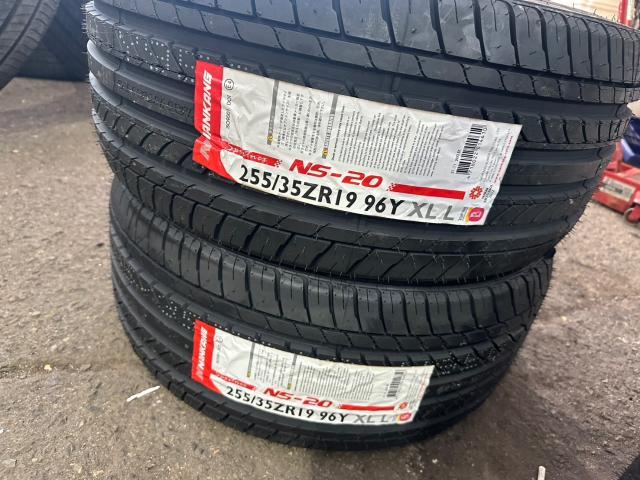 メルセデス・ベンツ　Ｃクラススポーツクーペ　新品タイヤ NANKANG4本交換　205340C　岡山市東区