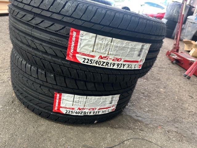 メルセデス・ベンツ　Ｃクラススポーツクーペ　新品タイヤ NANKANG4本交換　205340C　岡山市東区