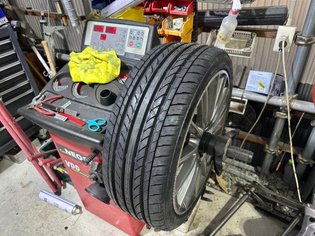 メルセデス・ベンツ　Ｃクラススポーツクーペ　新品タイヤ NANKANG4本交換　205340C　岡山市東区