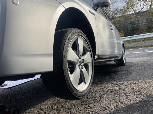 トヨタ　30系プリウス 　サイドステップ左右トヨタオプションに交換、牽引フックカバーLEDから純正戻し　ZVW30　岡山市東区