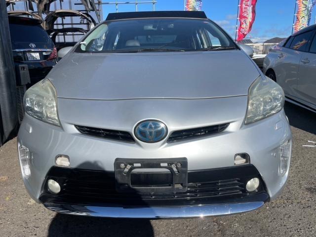 トヨタ　30系プリウス 　サイドステップ左右トヨタオプションに交換、牽引フックカバーLEDから純正戻し　ZVW30　岡山市東区