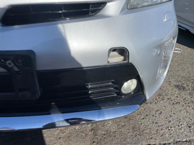 トヨタ　30系プリウス 　サイドステップ左右トヨタオプションに交換、牽引フックカバーLEDから純正戻し　ZVW30　岡山市東区