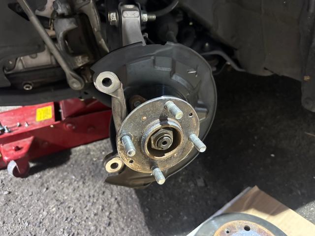 ホンダ　Ｎ－ＢＯＸ　ハブボルト打ち替え　JF3　岡山市東区