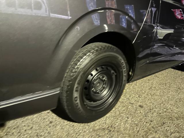 トヨタ　ハイエースバン　スタッドレスタイヤ交換　TRH200V　岡山市東区