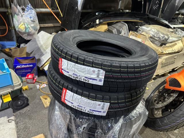 トヨタ　ハイエースバン　スタッドレスタイヤ交換　TRH200V　岡山市東区