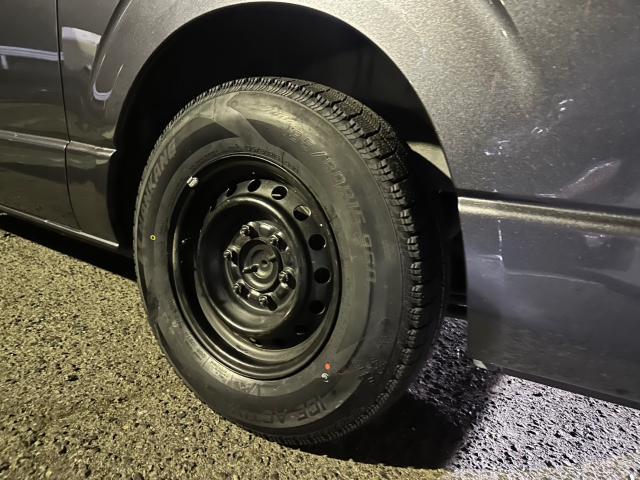 トヨタ　ハイエースバン　スタッドレスタイヤ交換　TRH200V　岡山市東区