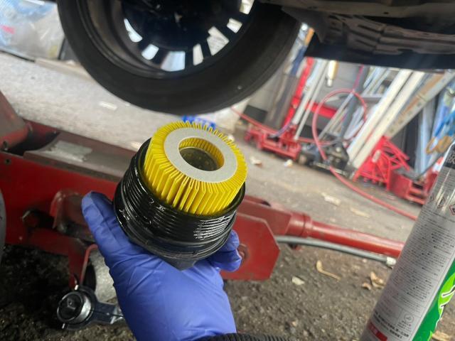 トヨタ　50プリウス　納車前点検　補機バッテリー交換　ZVW55　岡山市東区