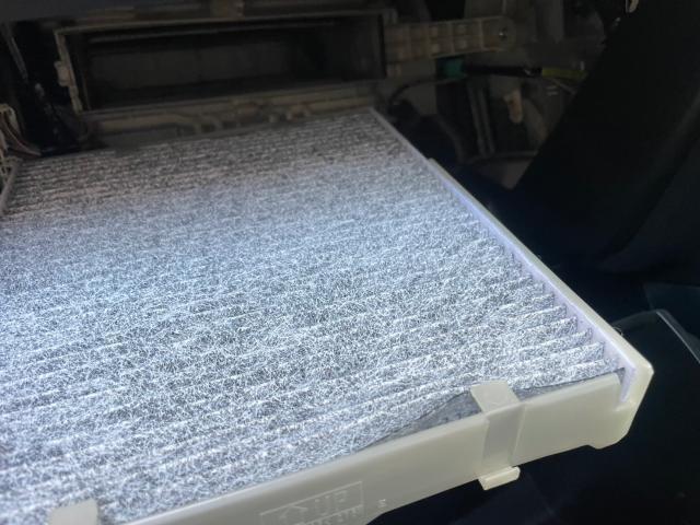 トヨタ　50プリウス　納車前点検　補機バッテリー交換　ZVW55　岡山市東区