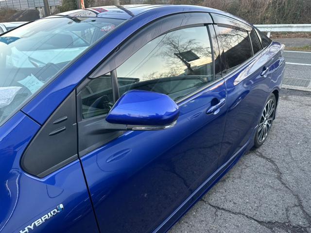 トヨタ　50プリウス　ドアミラーカバー　交換　ZVW55　岡山市東区