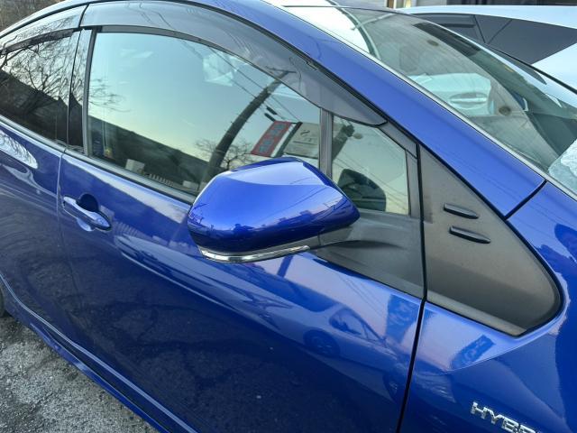 トヨタ　50プリウス　ドアミラーカバー　交換　ZVW55　岡山市東区