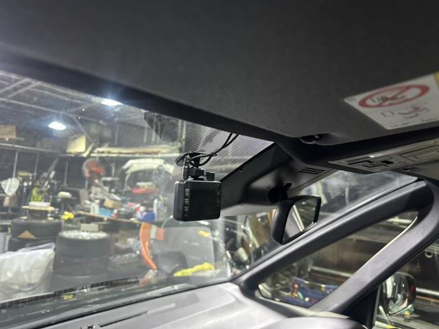 トヨタ　ヴォクシー　前後ドライブレコーダー取付、センターランプLED 交換　ZWR90W　岡山市東区