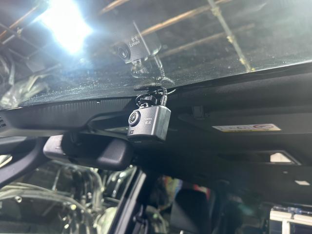 トヨタ　ヴォクシー　前後ドライブレコーダー取付、センターランプLED 交換　ZWR90W　岡山市東区