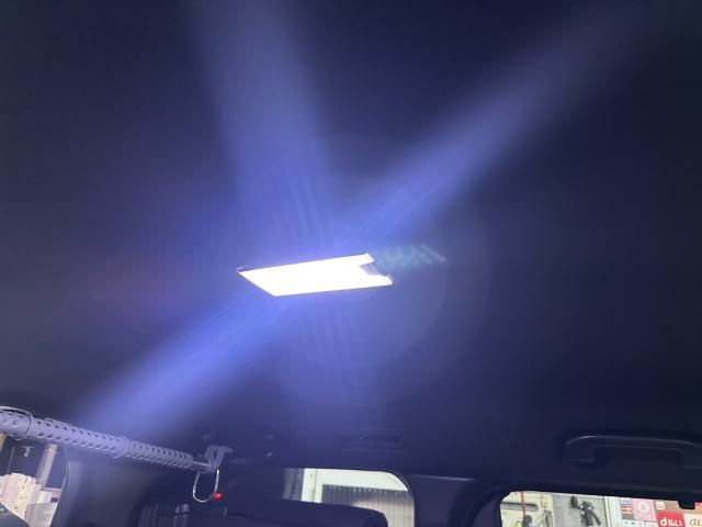 トヨタ　ヴォクシー　前後ドライブレコーダー取付、センターランプLED 交換　ZWR90W　岡山市東区