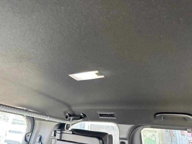 トヨタ　ヴォクシー　前後ドライブレコーダー取付、センターランプLED 交換　ZWR90W　岡山市東区