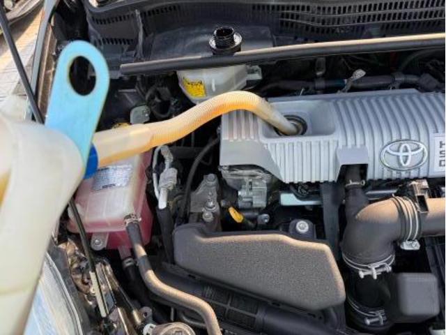 トヨタ　30プリウス　オイル、エレメント 交換　ZVW30　岡山市東区