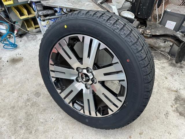 三菱　デリカＤ：５　スタッドレスタイヤ 交換　CV1W　岡山市東区