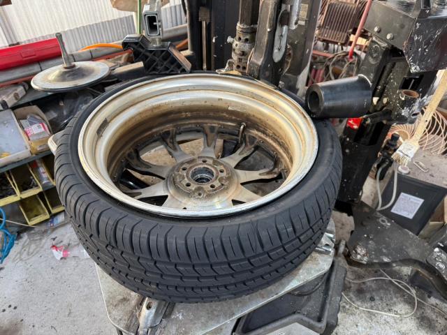 トヨタ　50プリウス 　タイヤ4本　交換　ZVW51　岡山市東区
