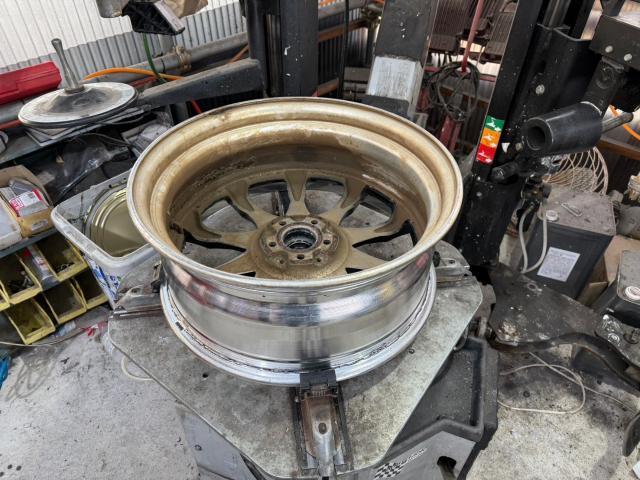 トヨタ　50プリウス 　タイヤ4本　交換　ZVW51　岡山市東区