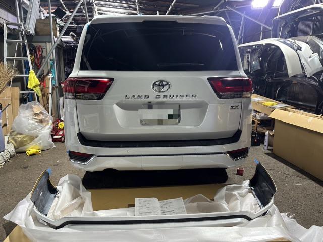 トヨタ　ランドクルーザー300系　モデリスタエアロキット取付、モデリスタフェンダーガーニッシュ取付、モデリスタマフラーカッター取付、モデリスタリアスポイラー取付　FJA300W　岡山市東区