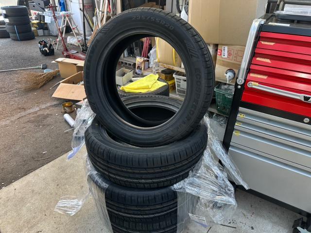 レクサス　ＲＸ　フロントワイパーゴム交換、タイヤ交換　AGL20W　岡山市東区