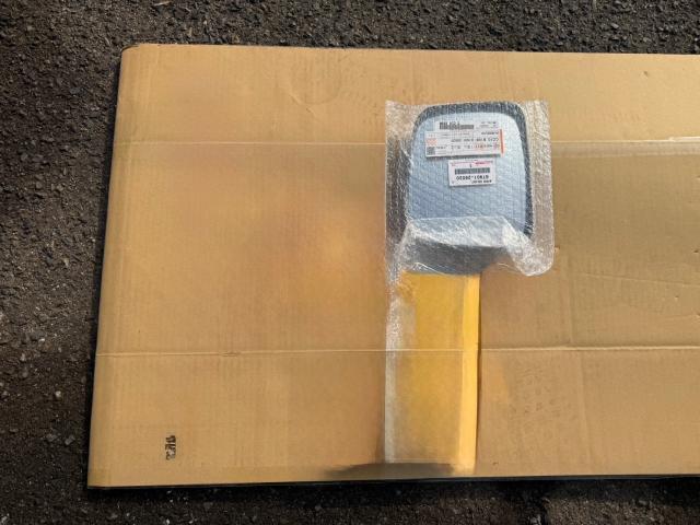 トヨタ　レジアスエースバン　テールランプ交換、サイドミラー交換　TRH200V　岡山市東区