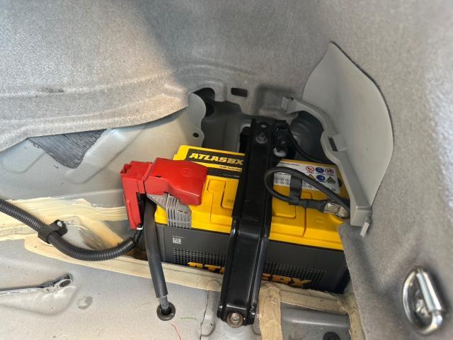 トヨタ　30プリウス 　補機バッテリー交換　ZVW30　岡山市東区