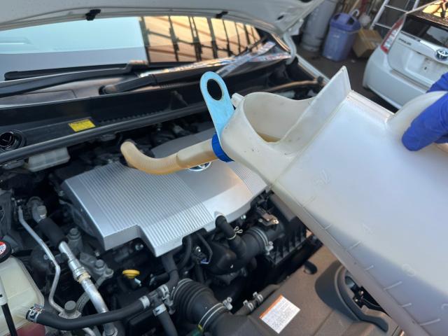 トヨタ　50プリウス 　オイル、エレメント、フロントワイパーゴム　交換　ZVW51　岡山市東区