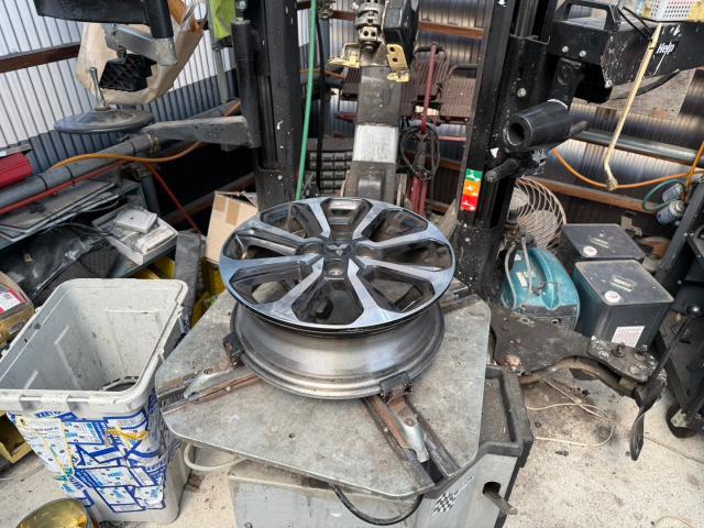 三菱　ミラージュ　スタッドレス&rarr;ラジアルタイヤ　交換　A03A　岡山市東区