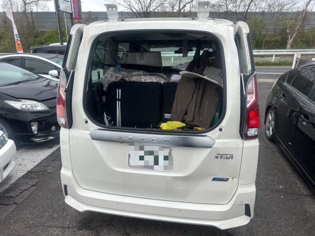 日産　セレナ　ツインバックドア　交換　GFC27　岡山市東区