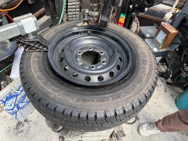 トヨタ　レジアスエースバン　スタッドレスタイヤ→ノーマルタイヤ　交換　TRH201V　岡山市東区