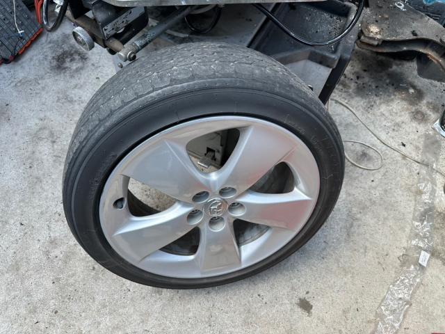 トヨタ　30プリウス 　URASキャンバープレート取外し、新品タイヤ交換　ZVW30　岡山市東区