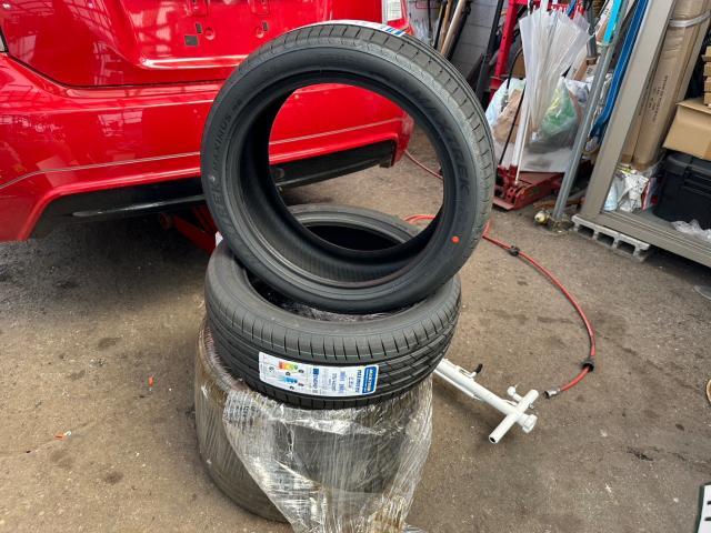 トヨタ　30プリウス 　URASキャンバープレート取外し、新品タイヤ交換　ZVW30　岡山市東区