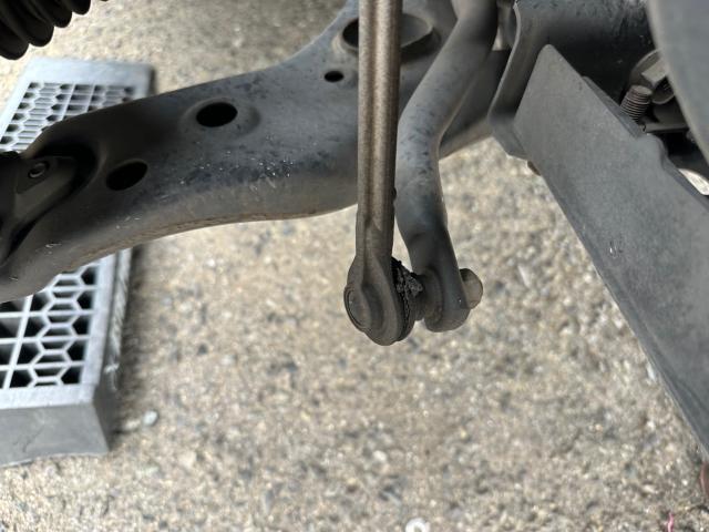 トヨタ　30プリウス 　納車前点検　スタビリンク左右 交換　ZVW30【岡山県岡山市　東区・中区・北区・赤磐市・瀬戸内市で持込でのタイヤ交換・ドライブレコーダー・ナビ等のパーツ取付・カスタムの事ならエヌアンドエスオートへお任せ】下さい！】