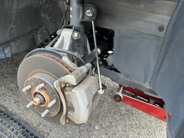 トヨタ　30プリウス 　納車前点検　スタビリンク左右 交換　ZVW30【岡山県岡山市　東区・中区・北区・赤磐市・瀬戸内市で持込でのタイヤ交換・ドライブレコーダー・ナビ等のパーツ取付・カスタムの事ならエヌアンドエスオートへお任せ】下さい！】