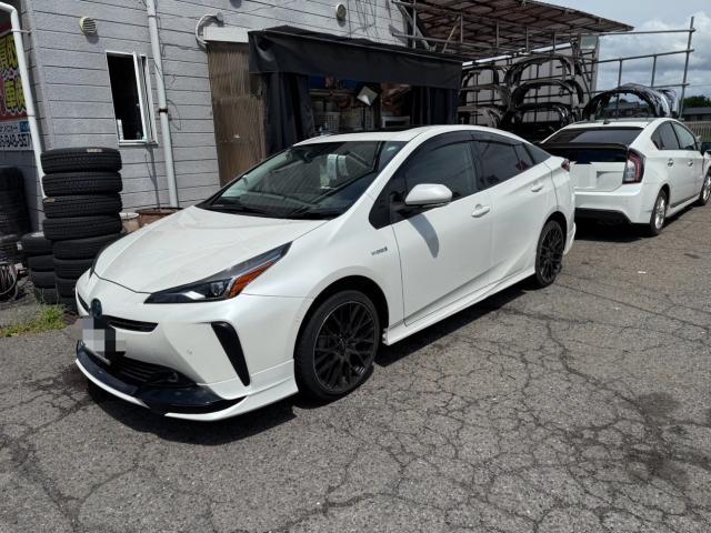50プリウス 　社外15in→TRD18in ホイール交換　ZVW55【岡山県岡山市　東区・中区・北区・赤磐市・瀬戸内市で持込でのタイヤ交換・ドライブレコーダー・ナビ等のパーツ取付・カスタムの事ならエヌアンドエスオートへお任せ】下さい！】
