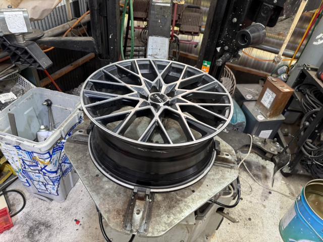 トヨタ　プリウス 　タイヤ4本 交換　ワイパー交換　ZVW55【岡山県岡山市　東区・中区・北区・赤磐市・瀬戸内市で持込でのタイヤ交換・ドライブレコーダー・ナビ等のパーツ取付・カスタムの事ならエヌアンドエスオートへお任せ】下さい！】