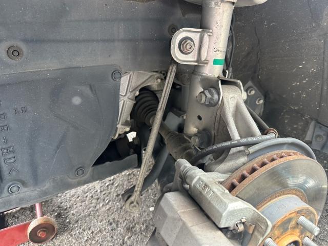 トヨタ　30プリウス　スタビリンク左右交換　タイヤ交換4本　ZVW30【岡山県岡山市　東区・中区・北区・赤磐市・瀬戸内市で持込でのタイヤ交換・ドライブレコーダー・ナビ等のパーツ取付・カスタムの事ならエヌアンドエスオートへお任せ】下さい！】